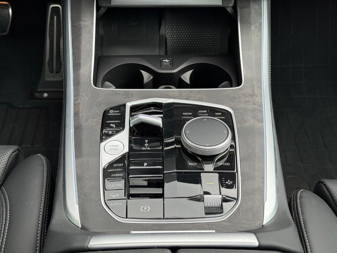BMW X5 Vehicle Image 13