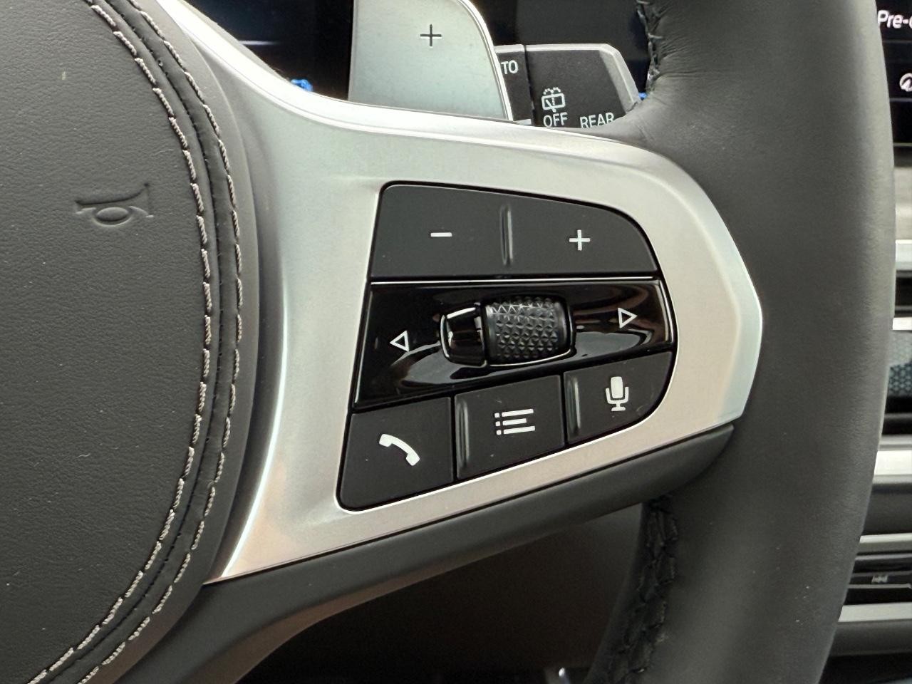 BMW X5 Vehicle Image 18