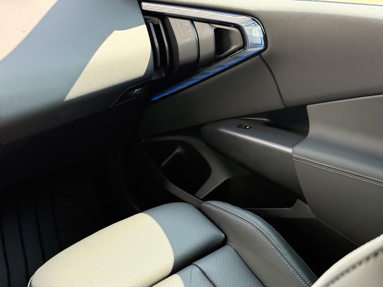 BMW X3 Vehicle Image 10