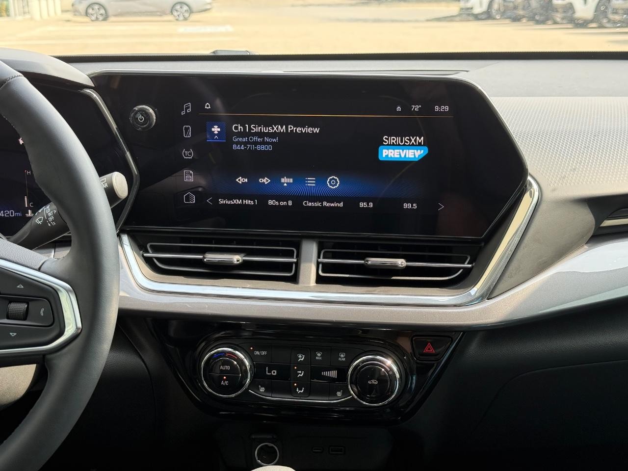 Chevrolet Trax Vehicle Image 12
