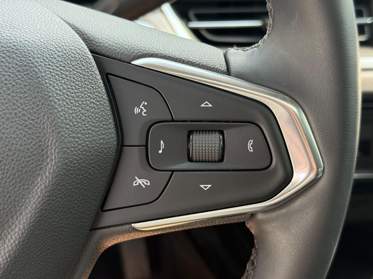 Chevrolet Trax Vehicle Image 17