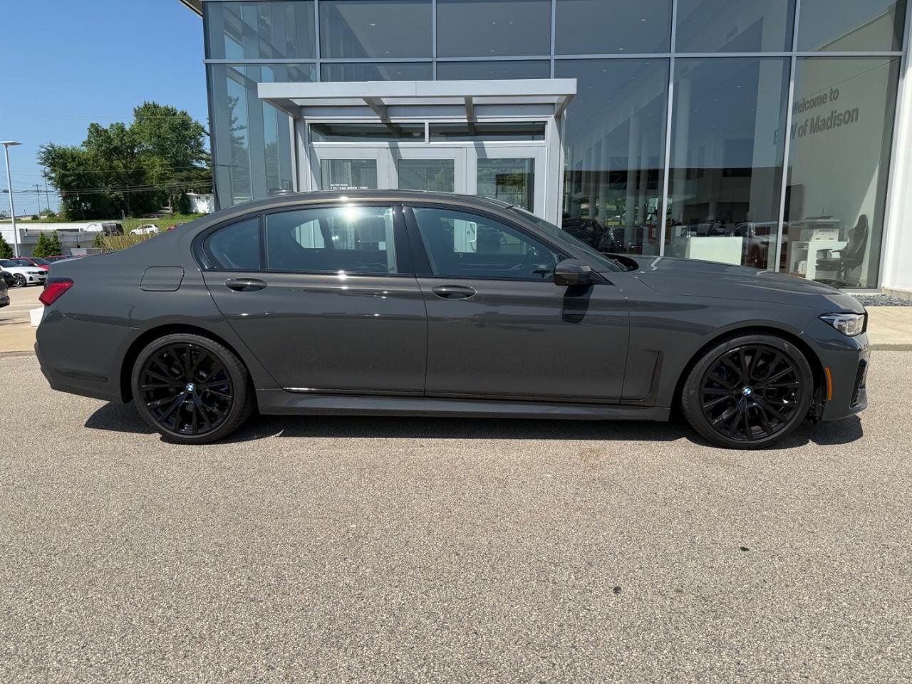BMW 7 Series Vehicle Image 02