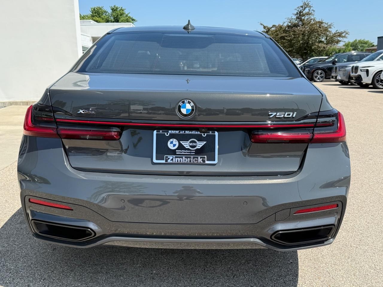 BMW 7 Series Vehicle Image 04