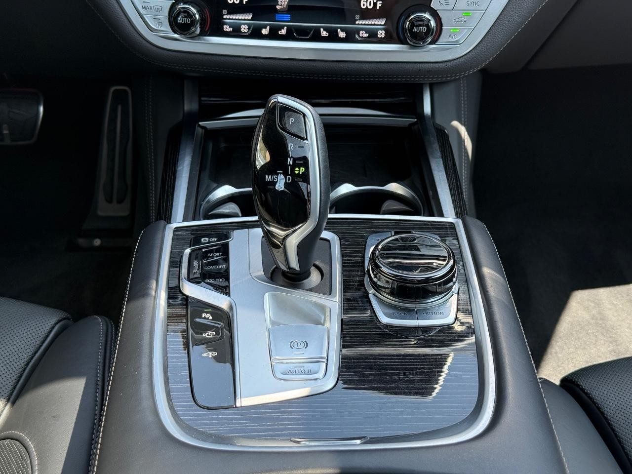 BMW 7 Series Vehicle Image 12