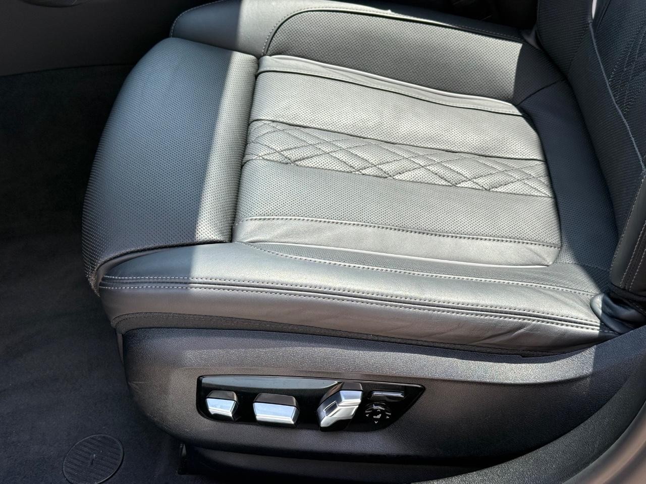 BMW 7 Series Vehicle Image 23