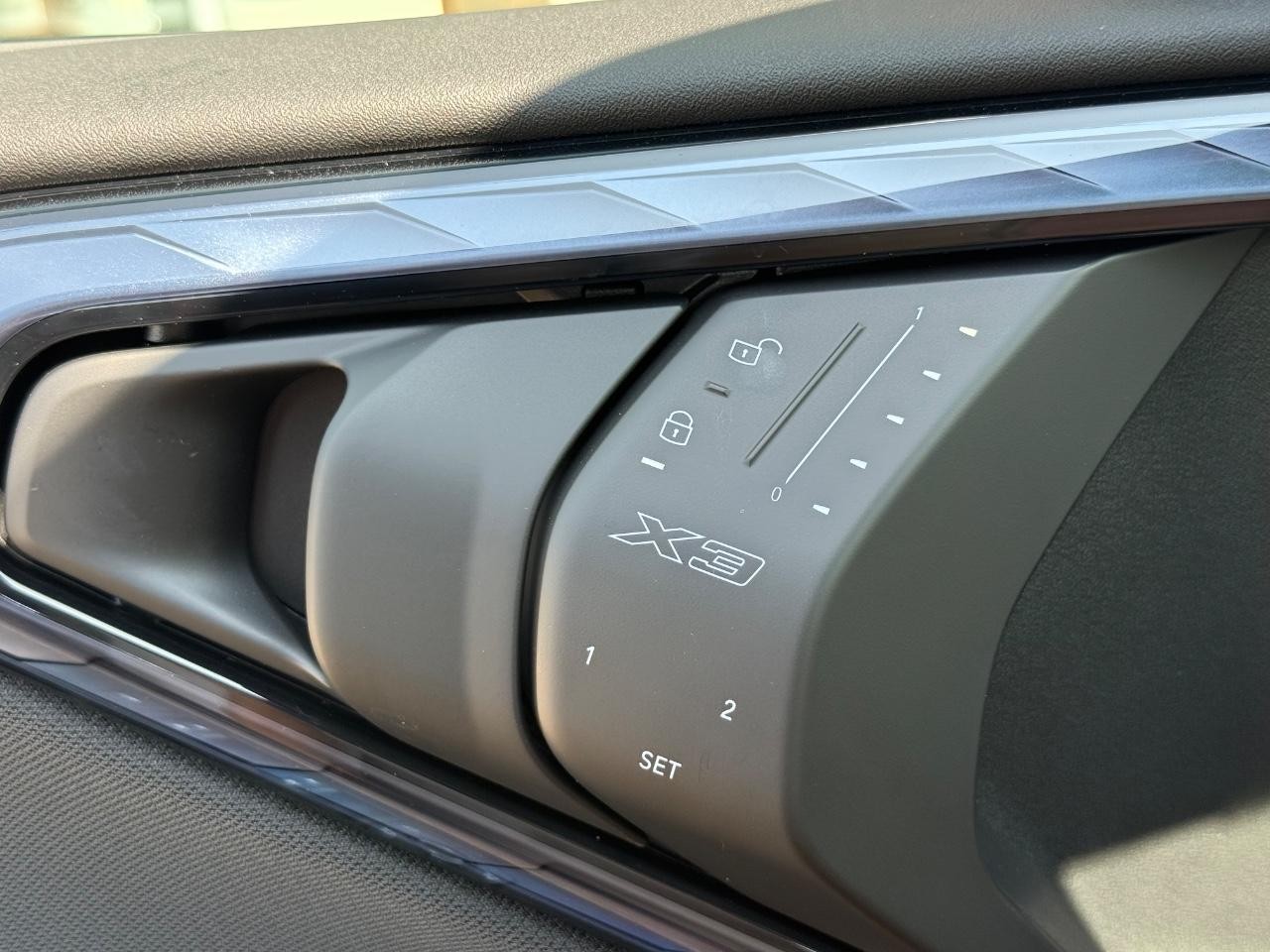 BMW X3 Vehicle Image 11