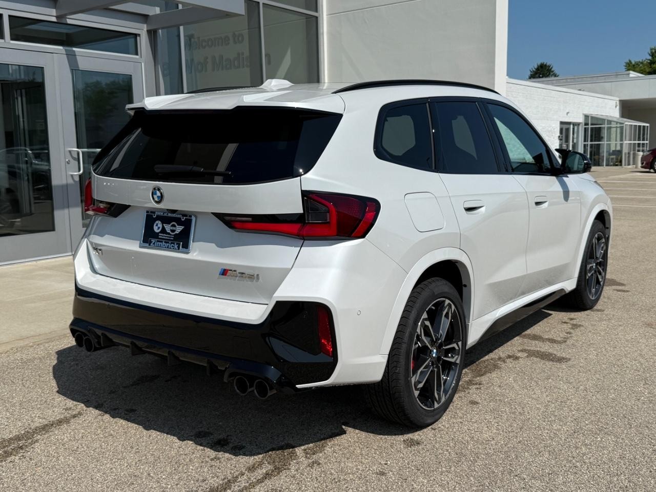 BMW X1 Vehicle Image 03