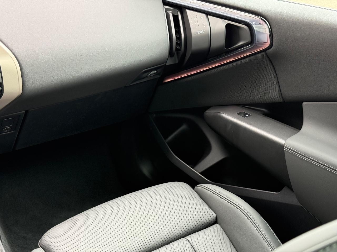 BMW X3 Vehicle Image 10