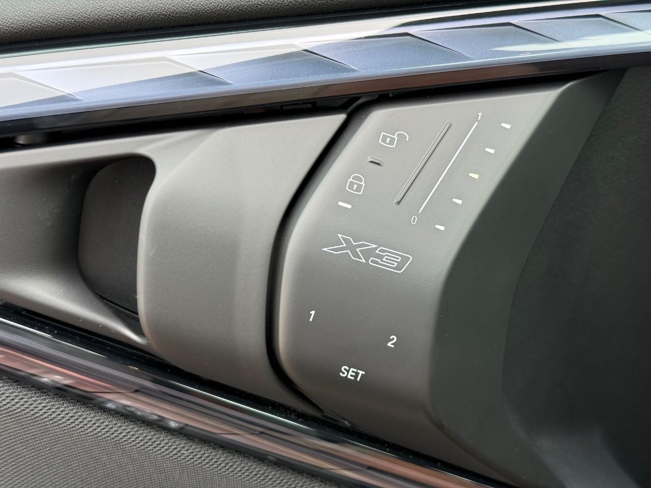 BMW X3 Vehicle Image 11