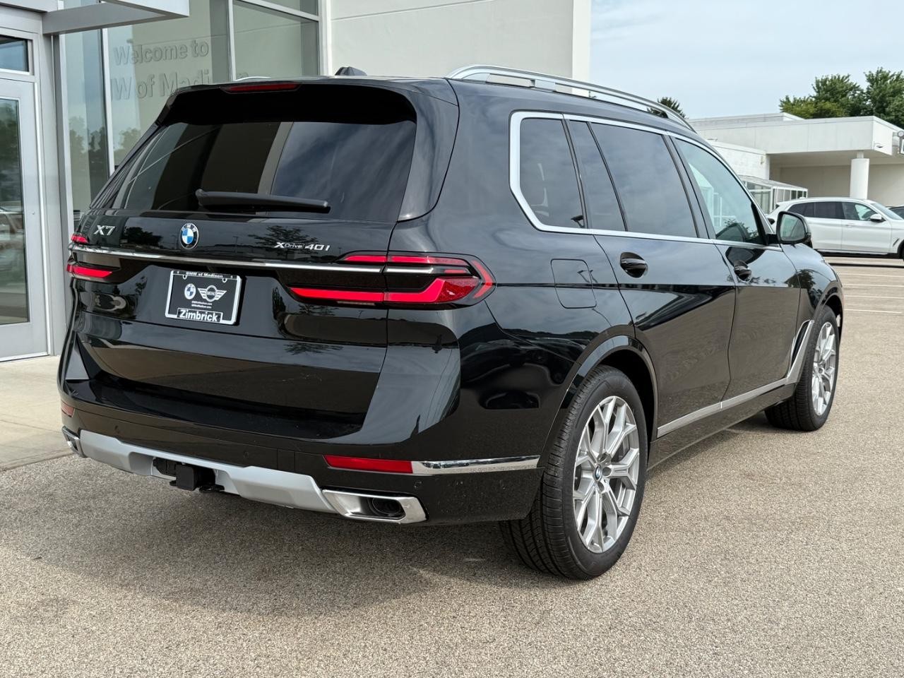 BMW X7 Vehicle Image 03