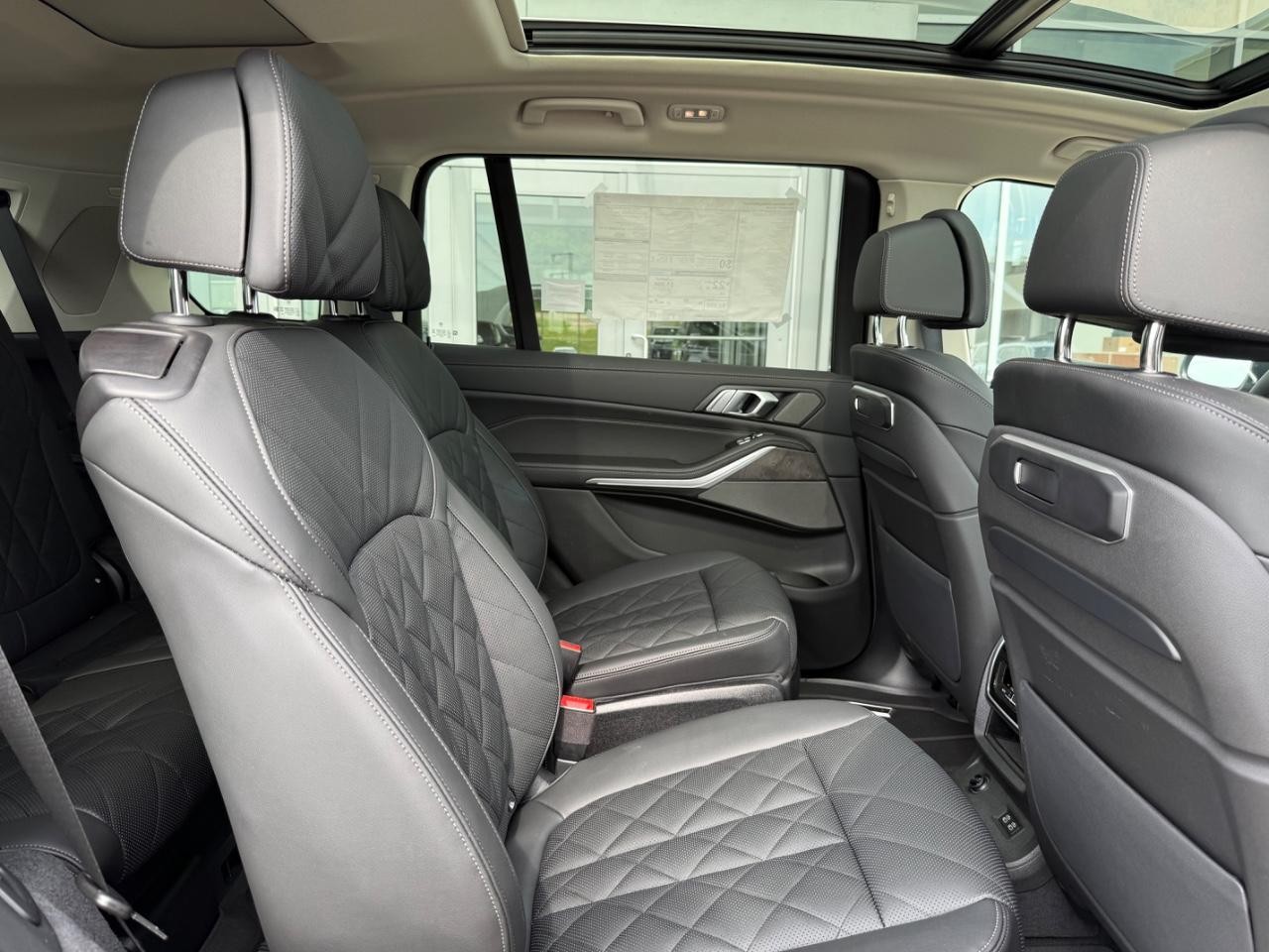 BMW X7 Vehicle Image 06