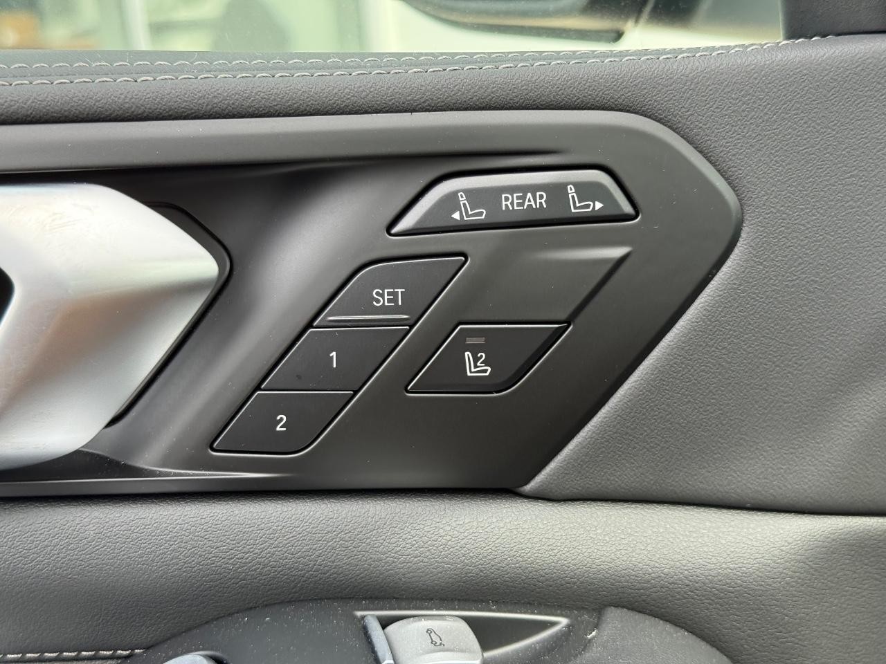 BMW X7 Vehicle Image 12
