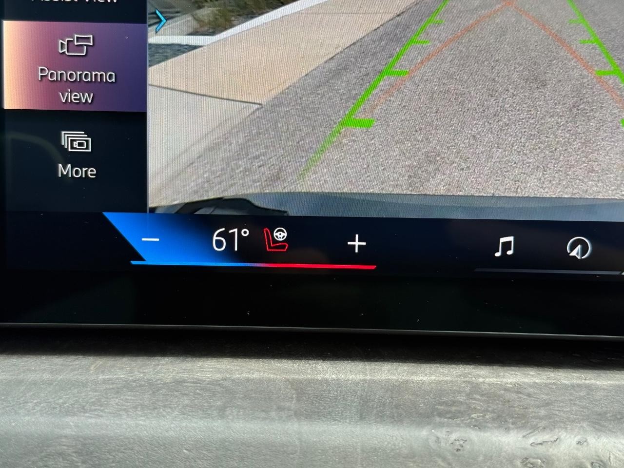 BMW X7 Vehicle Image 16