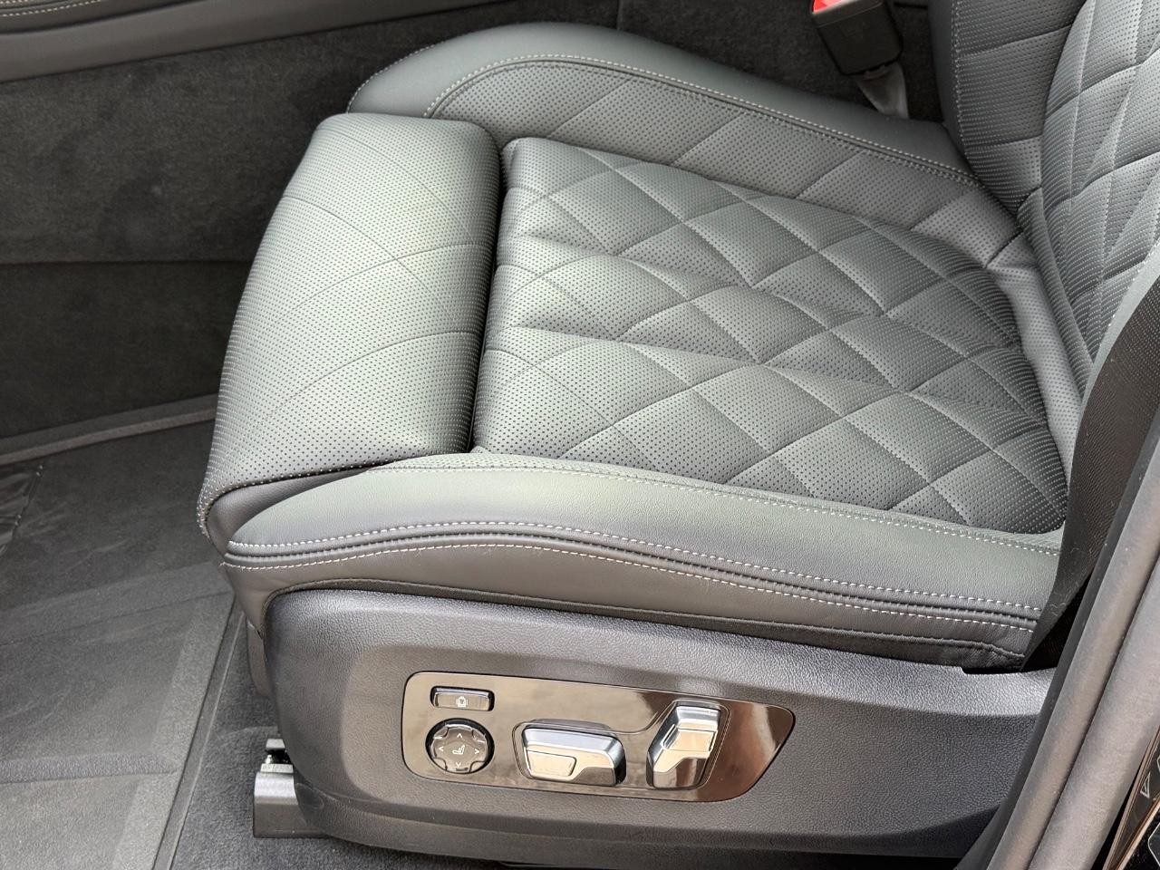 BMW X7 Vehicle Image 19