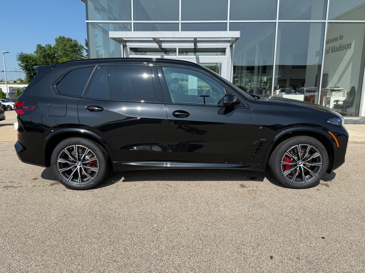 BMW X5 Vehicle Image 02