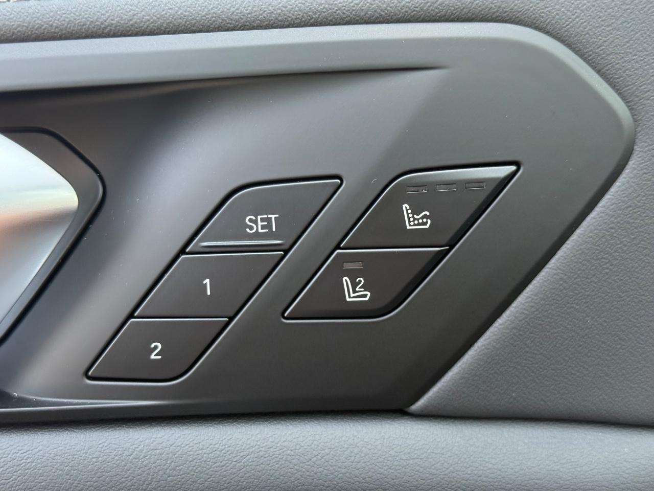 BMW X5 Vehicle Image 11