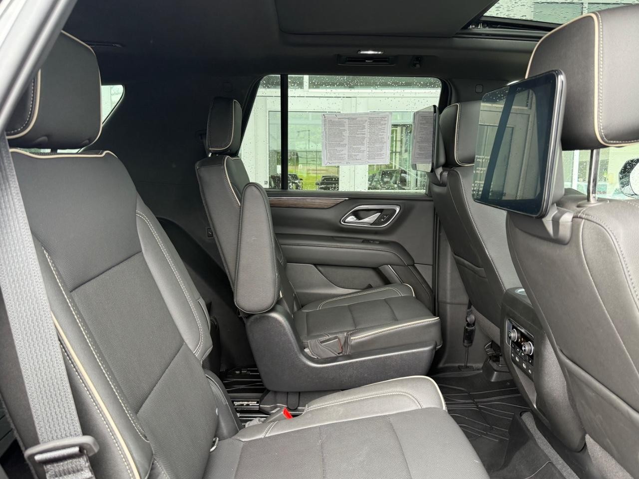 Chevrolet Tahoe Vehicle Image 10