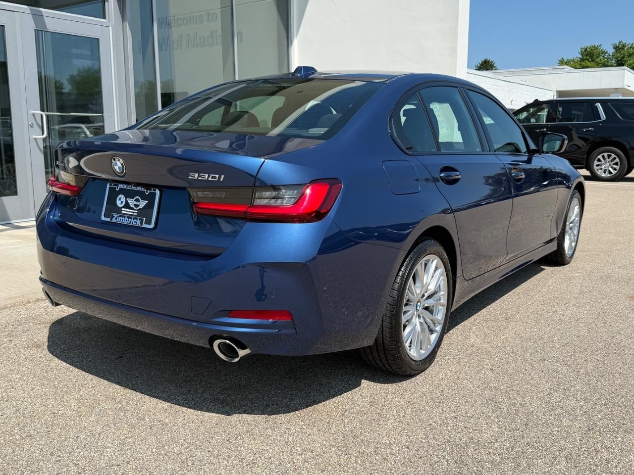 BMW 3 Series Vehicle Image 03