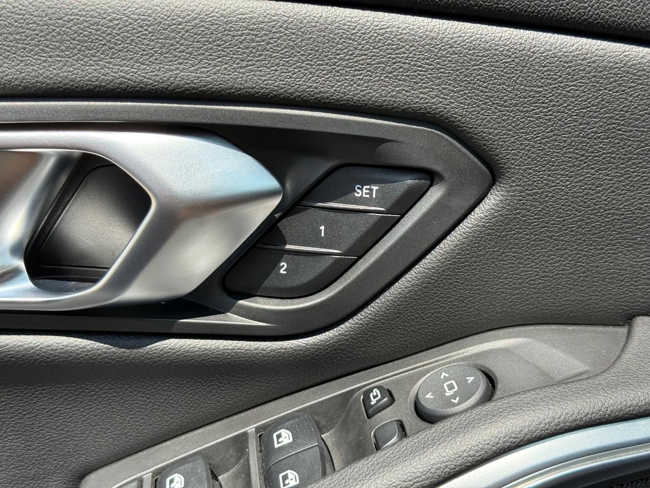 BMW 3 Series Vehicle Image 15