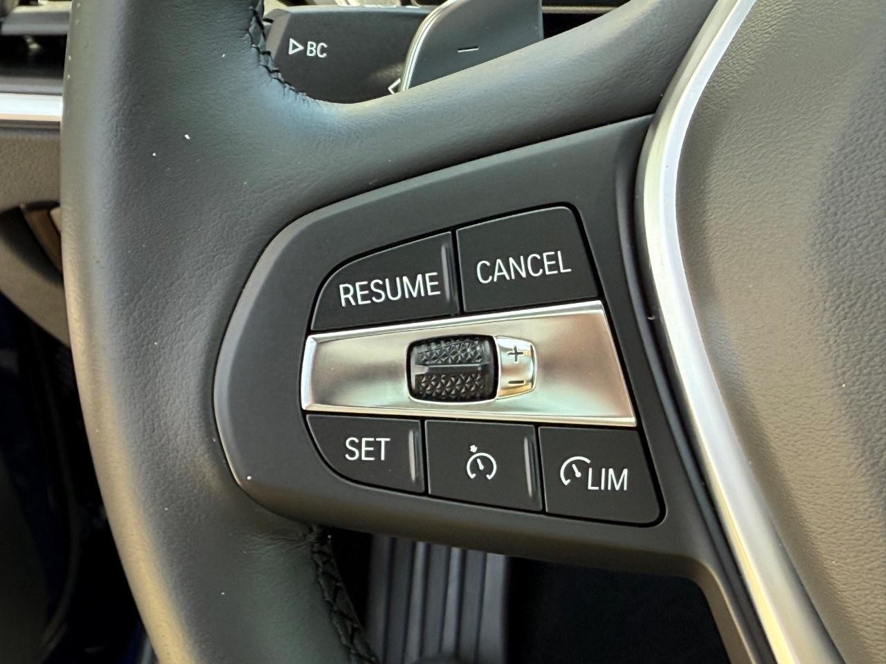 BMW 3 Series Vehicle Image 16
