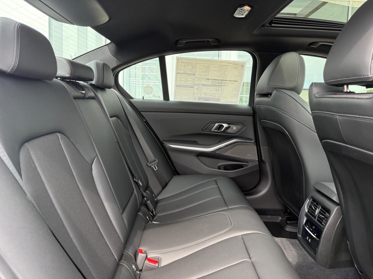 BMW 3 Series Vehicle Image 05