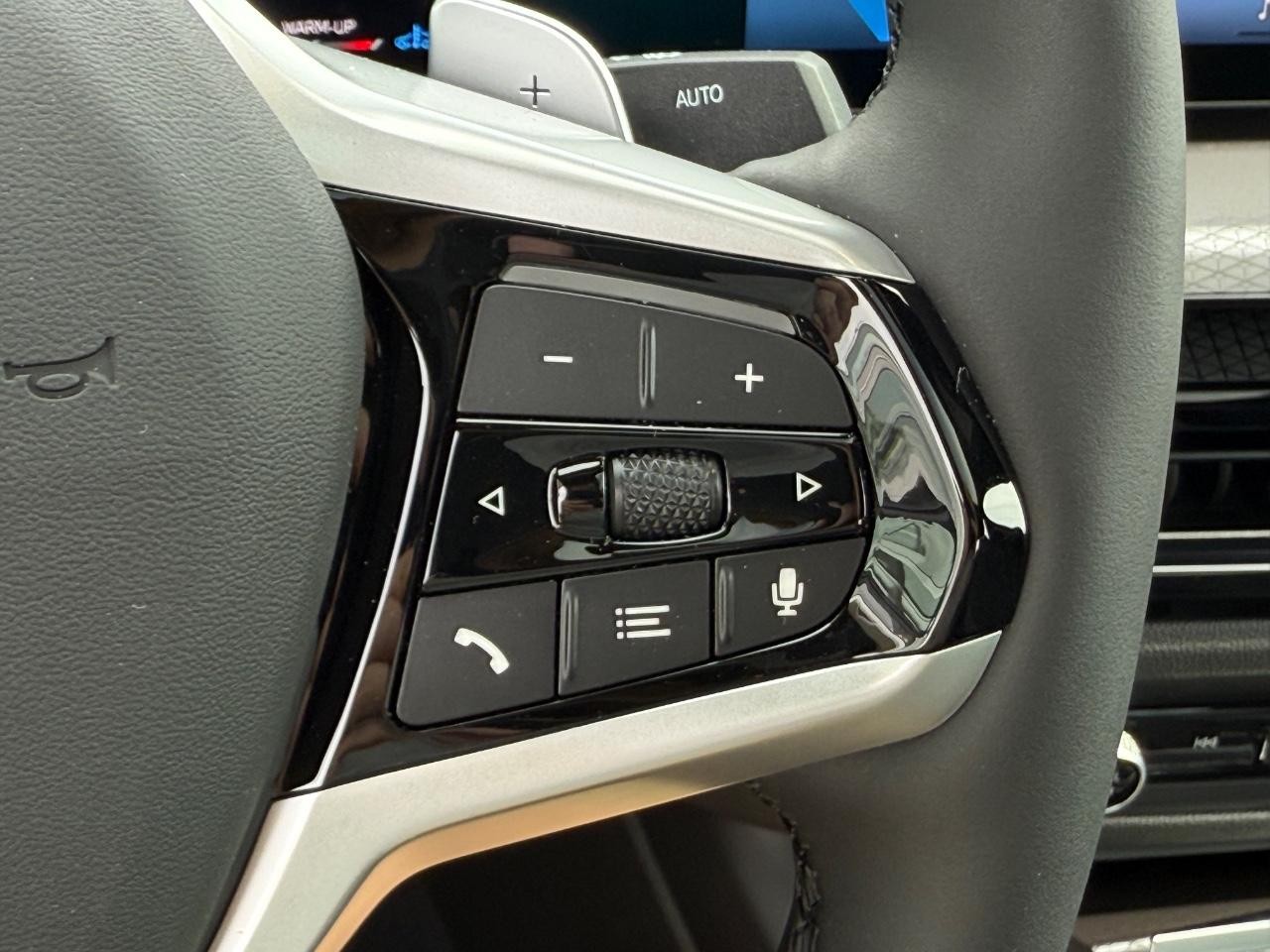 BMW 3 Series Vehicle Image 13