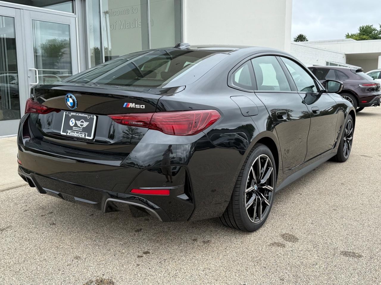 BMW i4 Vehicle Image 03