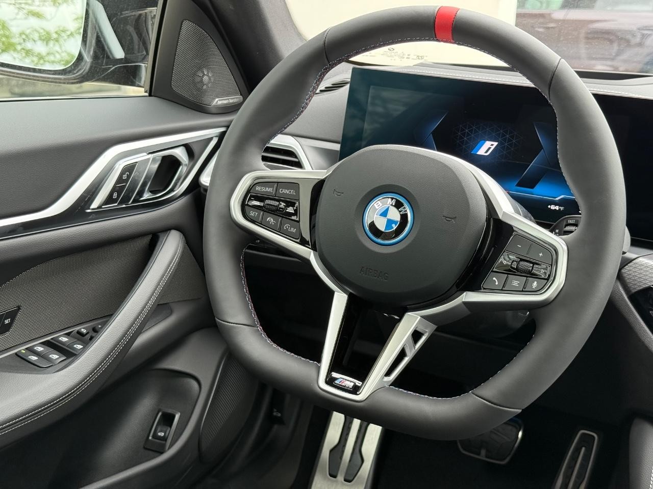 BMW i4 Vehicle Image 09