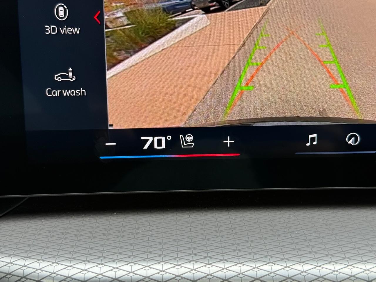 BMW i4 Vehicle Image 15