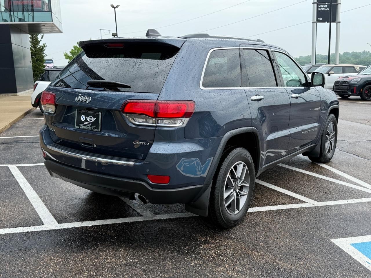 Jeep Grand Cherokee Vehicle Image 03
