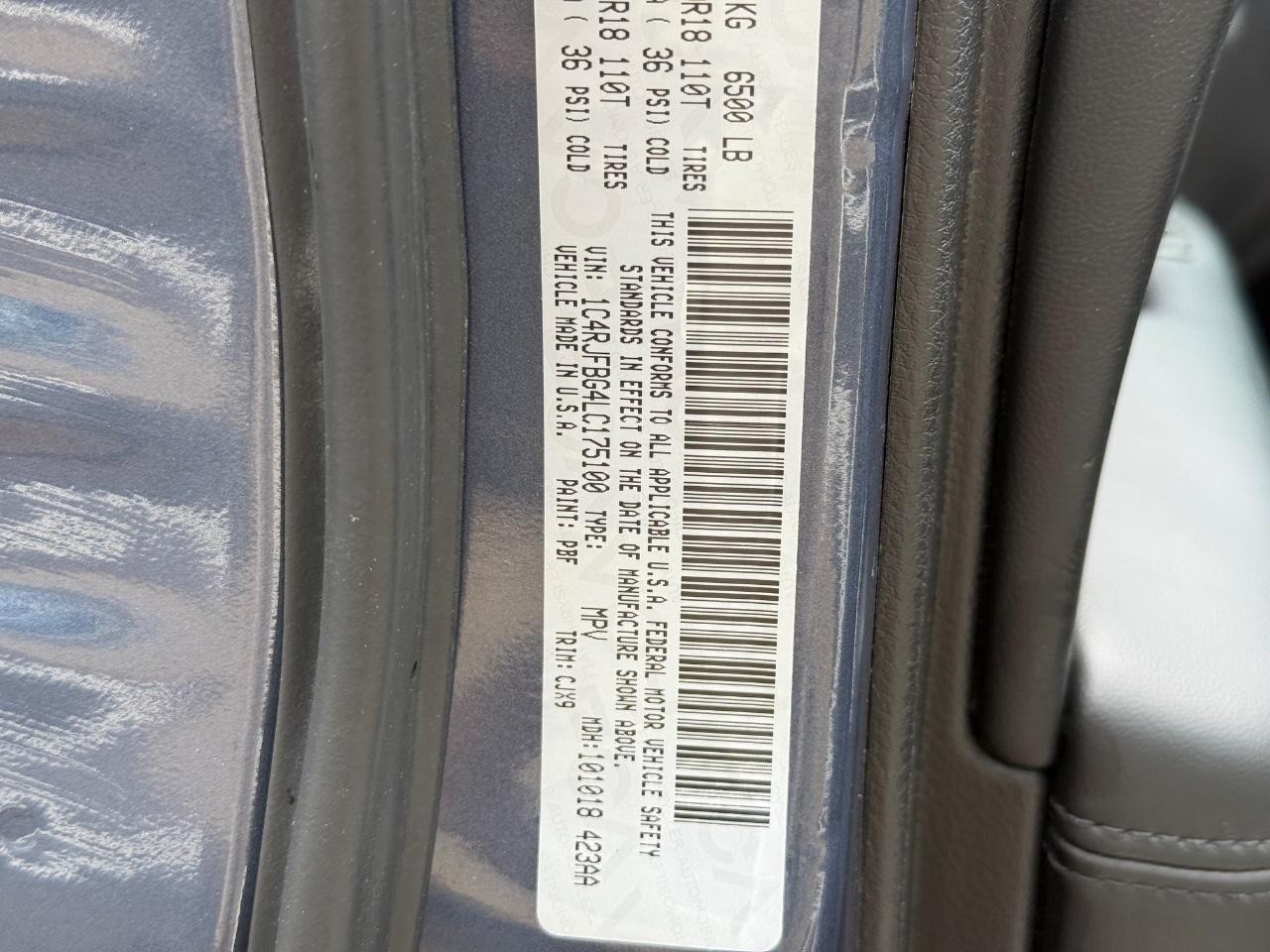 Jeep Grand Cherokee Vehicle Image 24