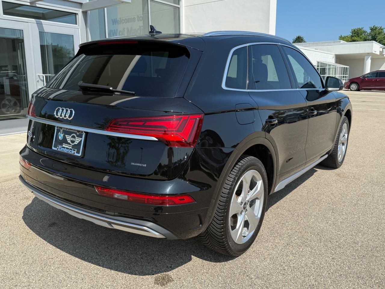 Audi Q5 Vehicle Image 03