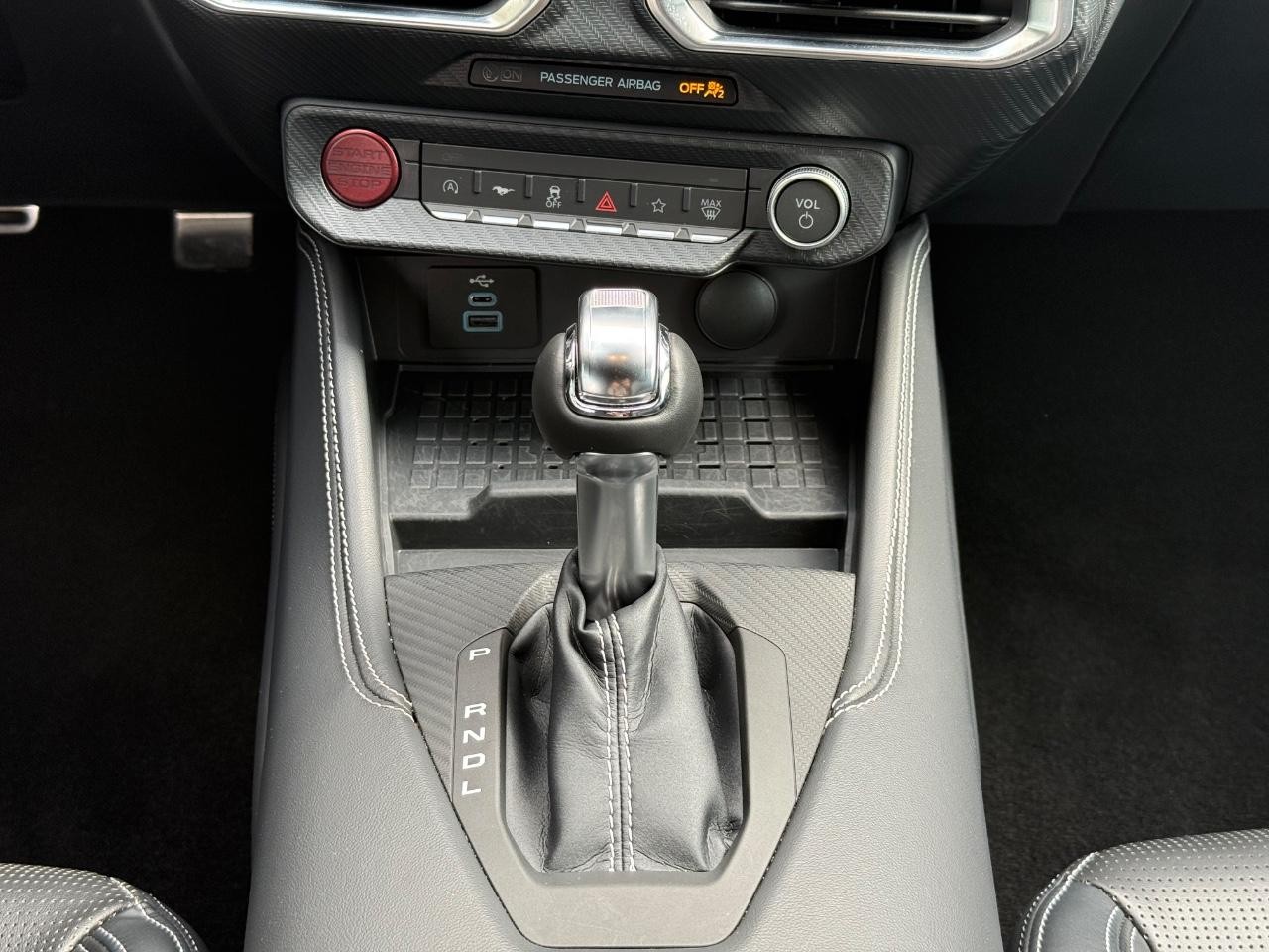 Ford Mustang Vehicle Image 13