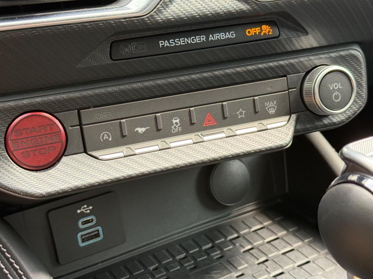 Ford Mustang Vehicle Image 22