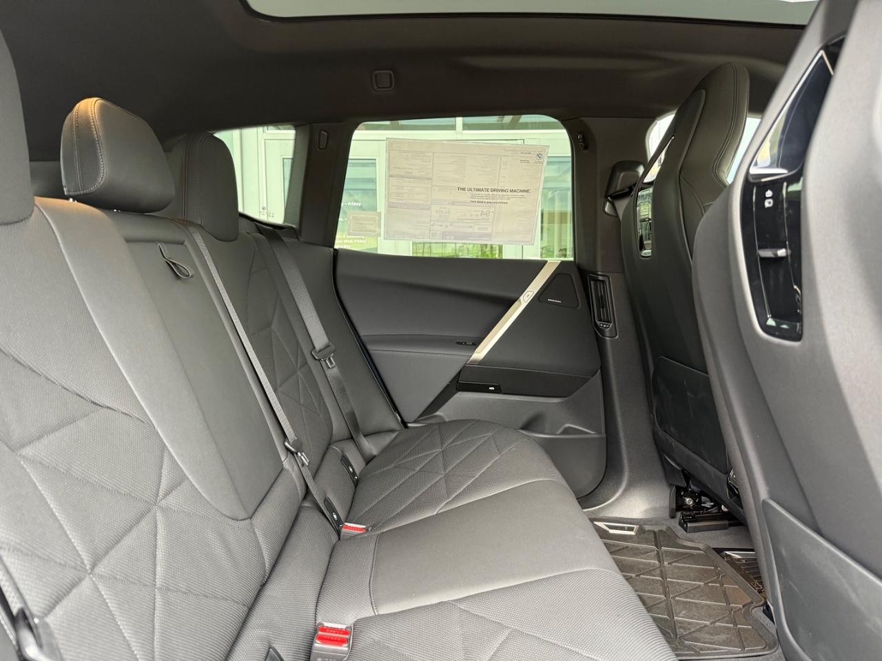 BMW iX Vehicle Image 05