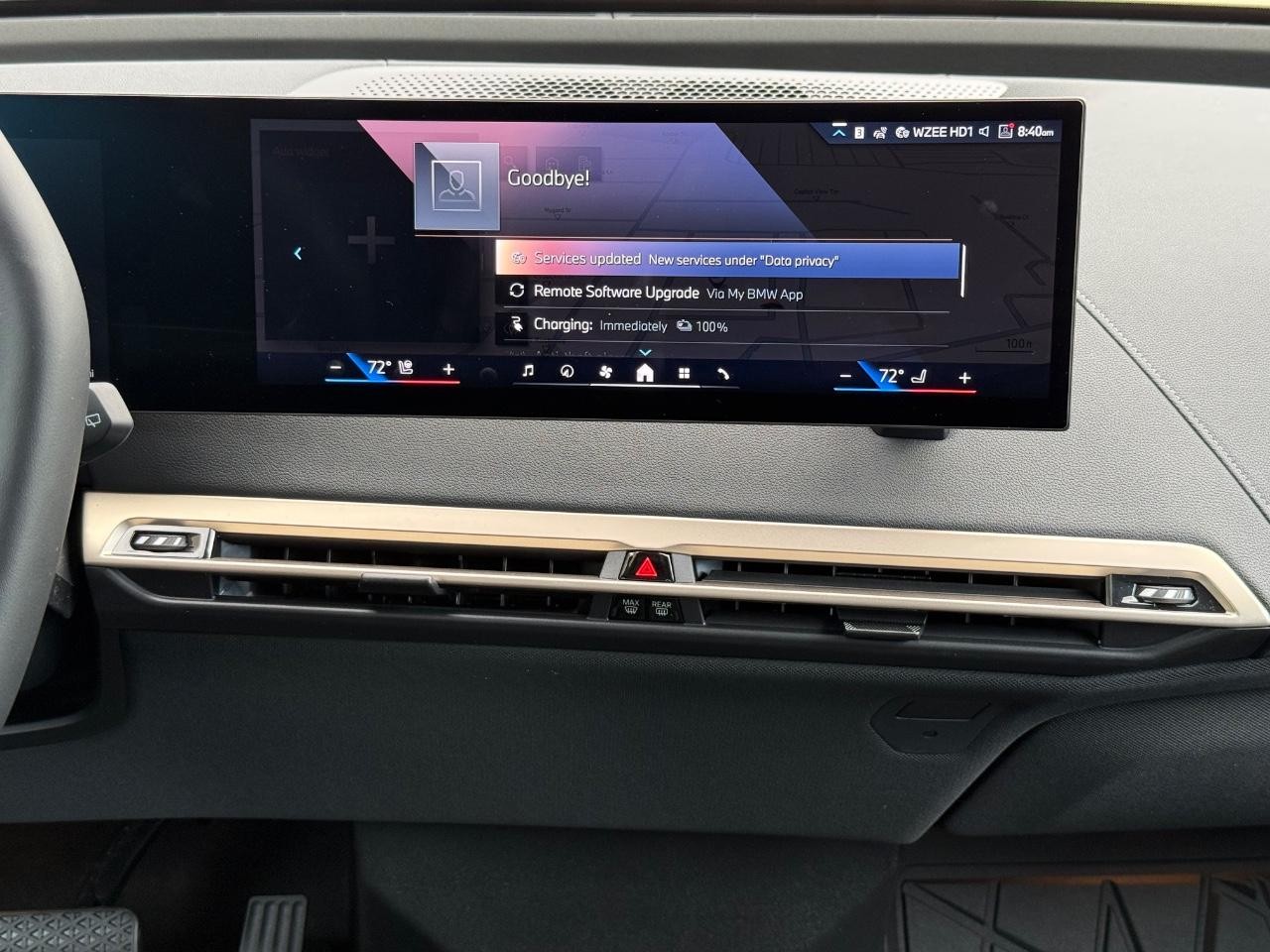 BMW iX Vehicle Image 07