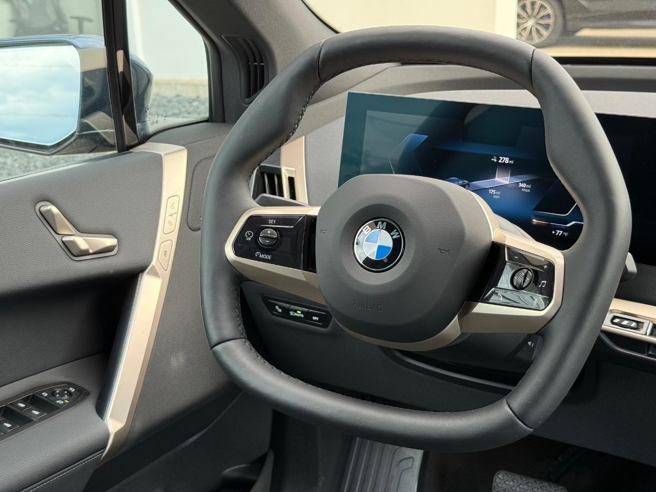 BMW iX Vehicle Image 09