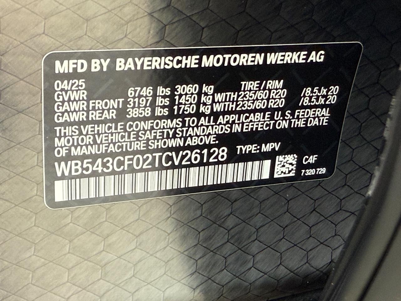 BMW iX Vehicle Image 18