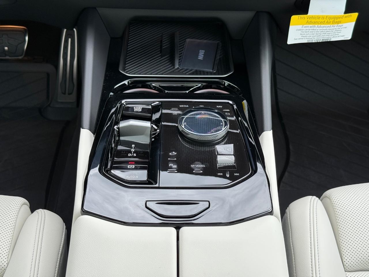 BMW 5 Series Vehicle Image 08