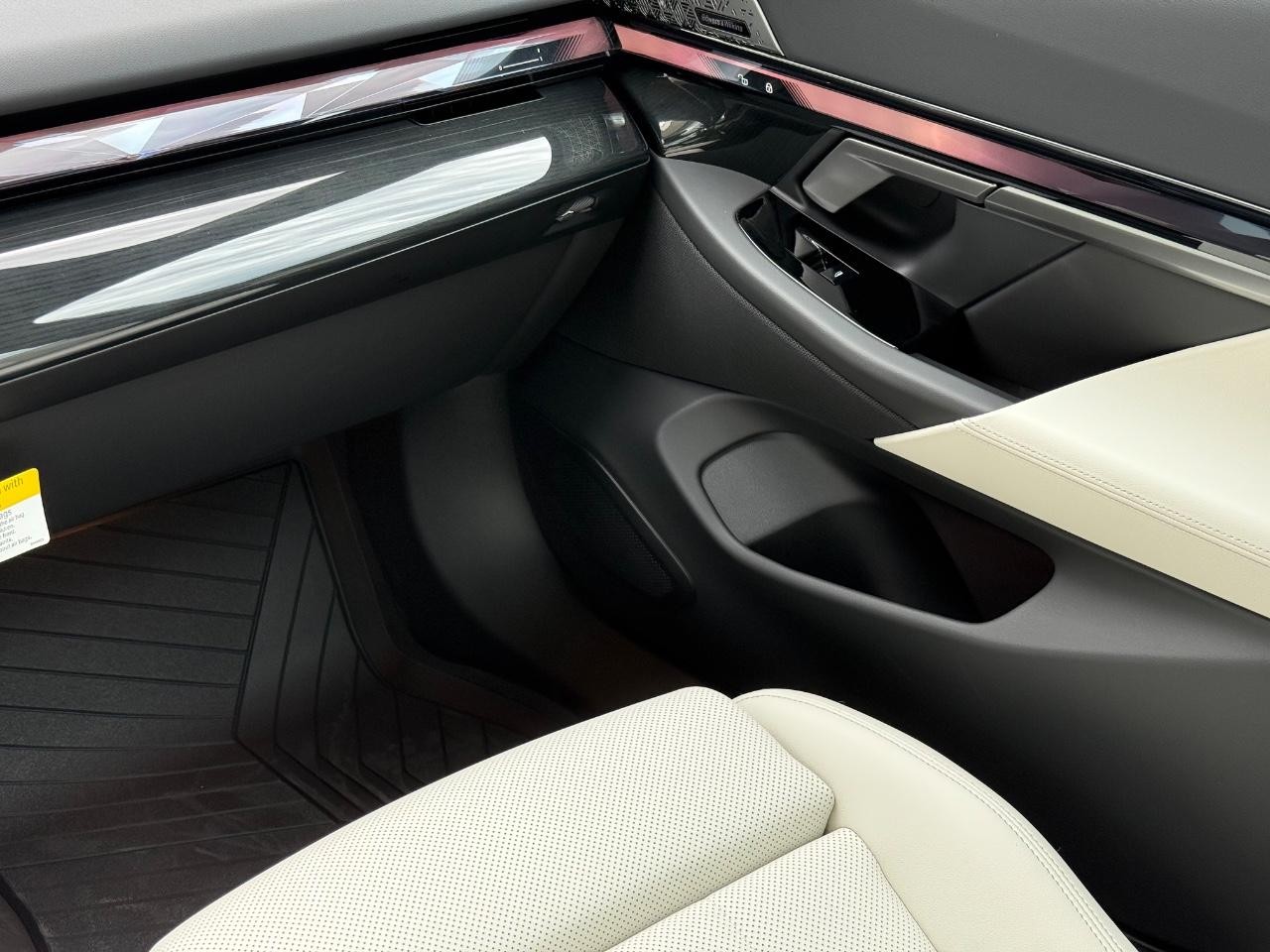 BMW 5 Series Vehicle Image 10