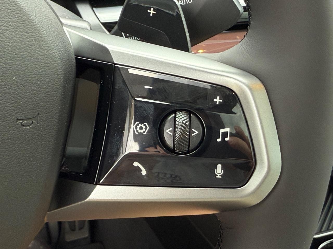 BMW 5 Series Vehicle Image 13