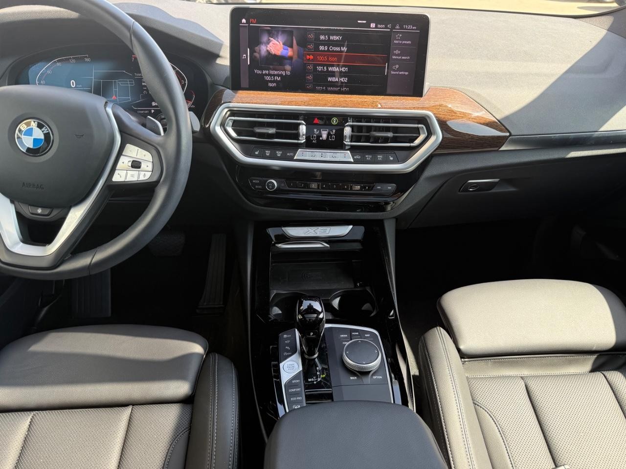 BMW X3 Vehicle Image 11