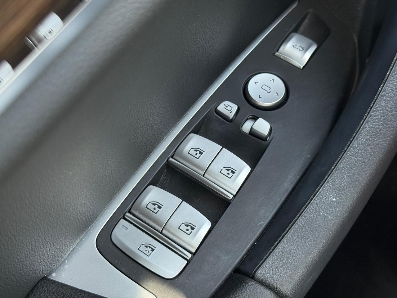 BMW X3 Vehicle Image 24