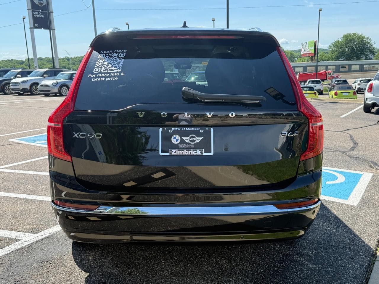 Volvo XC90 Vehicle Image 04