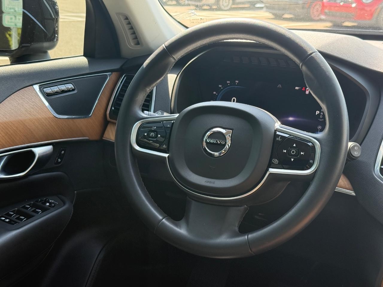 Volvo XC90 Vehicle Image 15