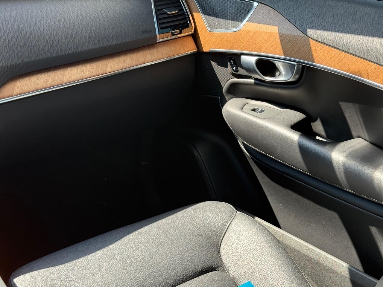 Volvo XC90 Vehicle Image 16