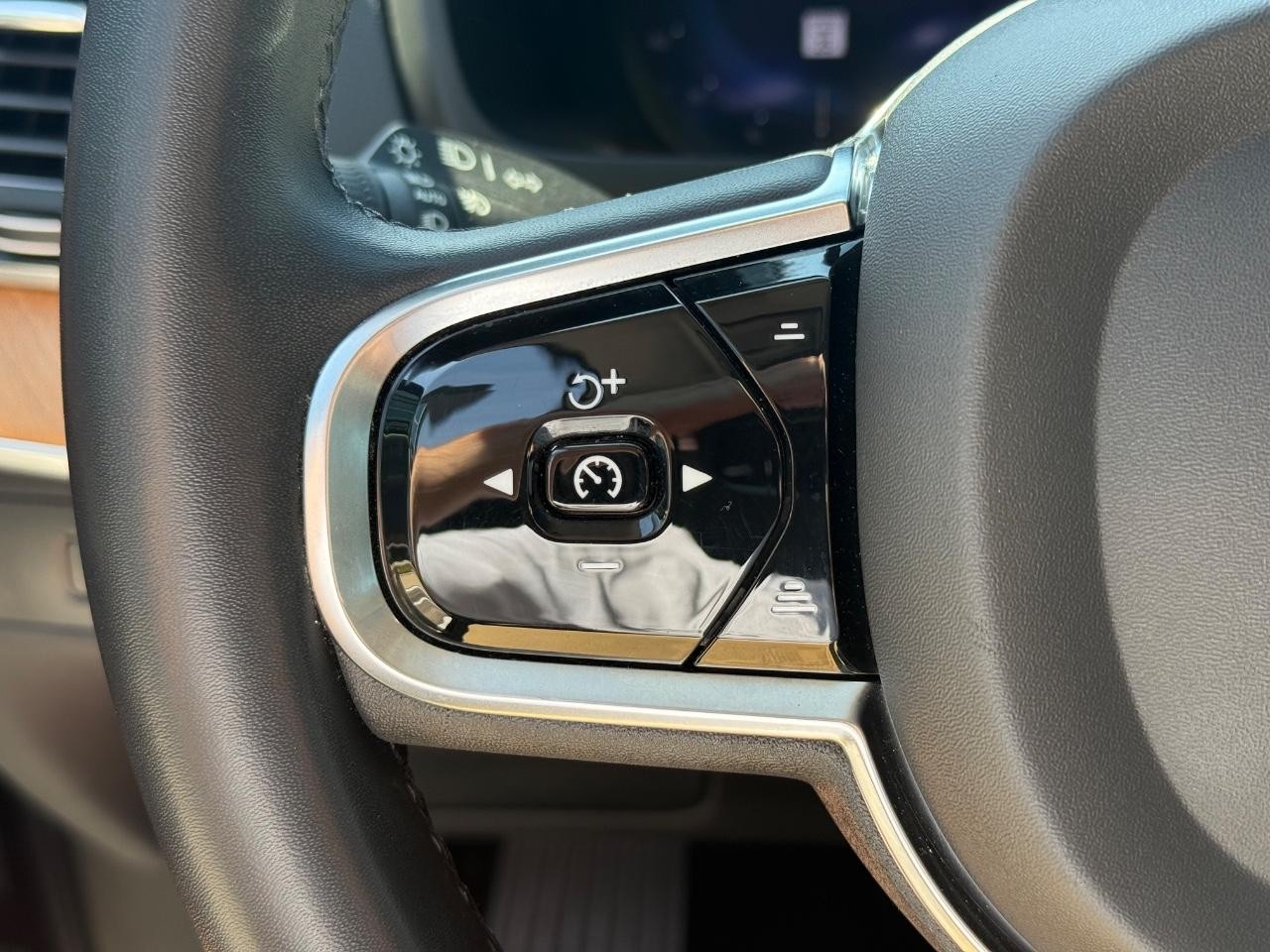 Volvo XC90 Vehicle Image 18
