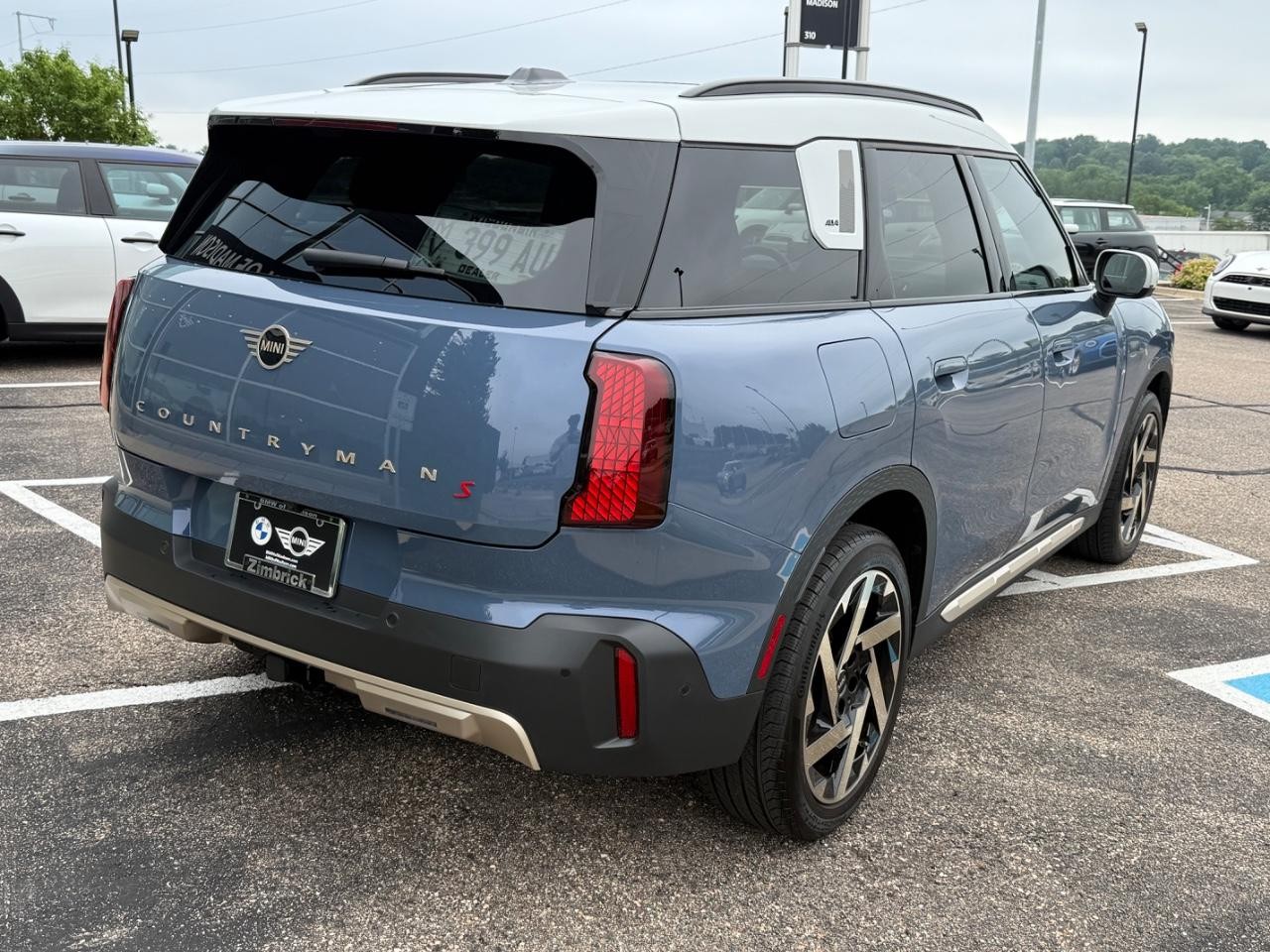 MINI Countryman Vehicle Image 03
