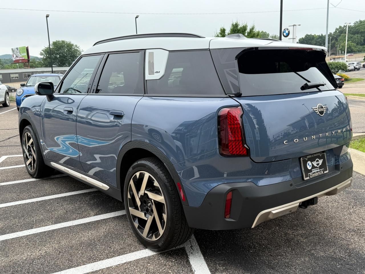 MINI Countryman Vehicle Image 06