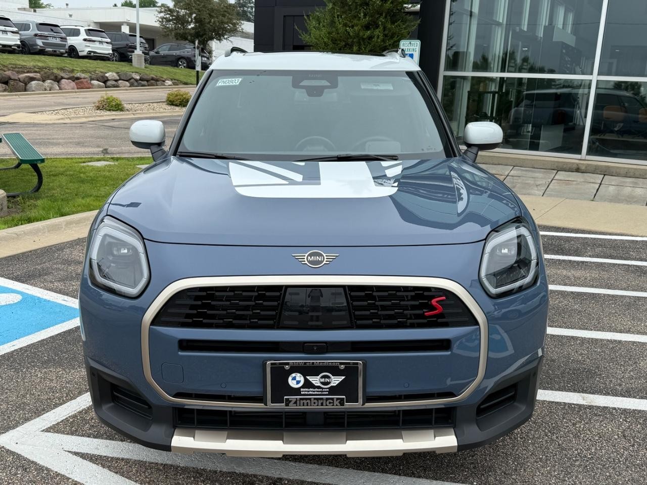 MINI Countryman Vehicle Image 09